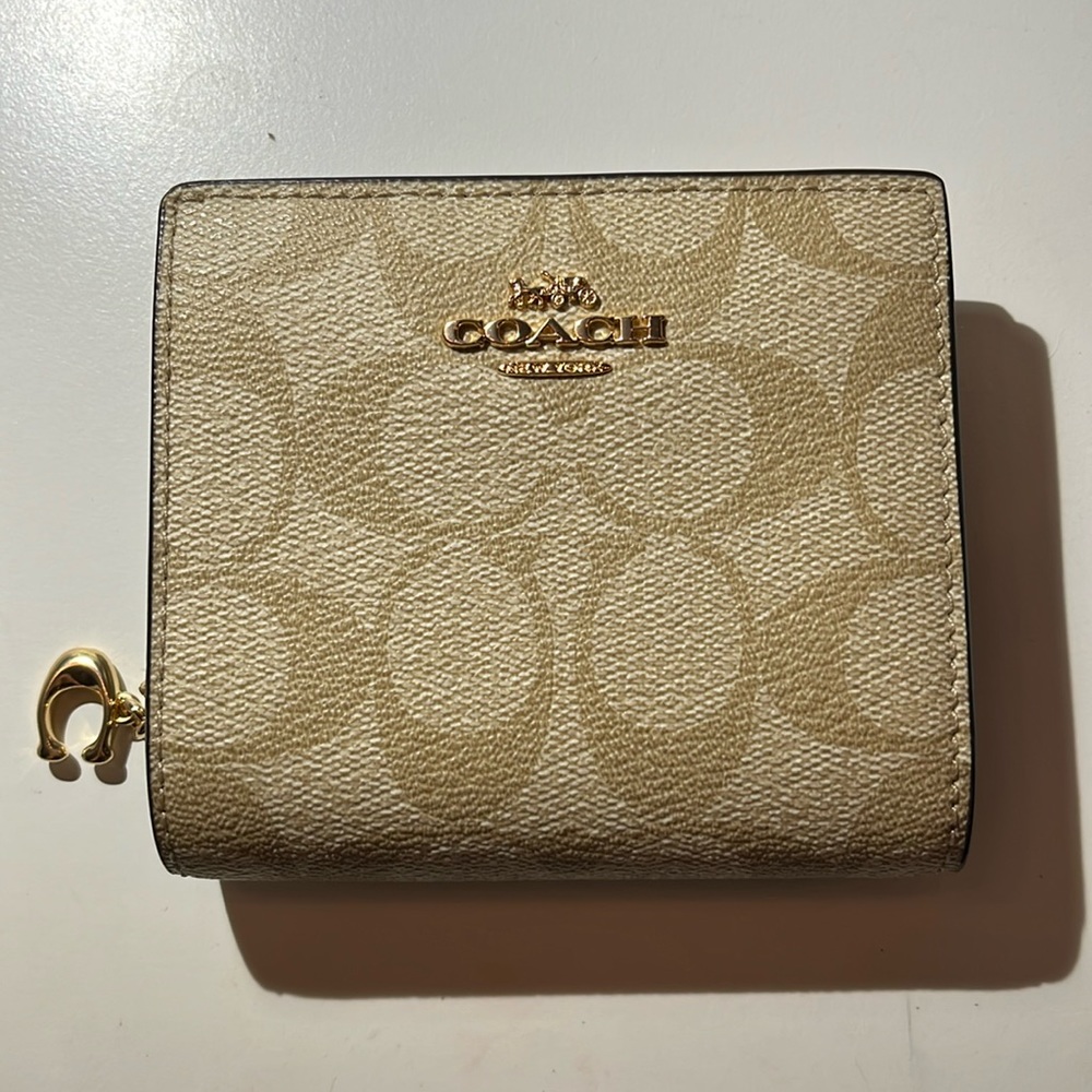 Coach billfold small wallet